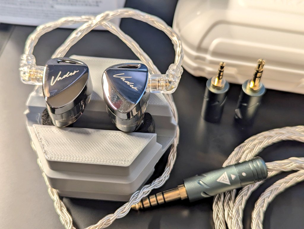 ６島 🏝 tweet media