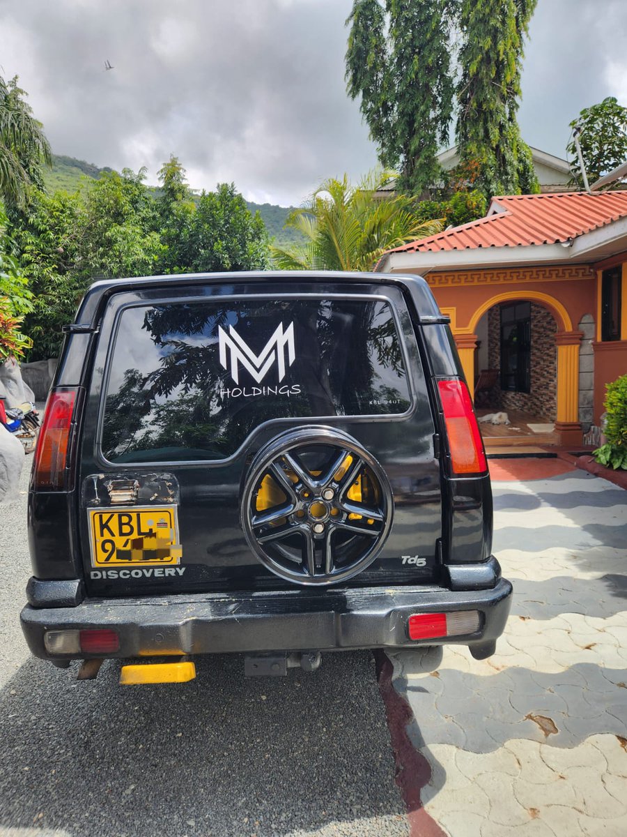 DerrickUdu55582's tweet photo. Land Rover discovery 
Manual 
Diesel 
700,000ksh
0799561061 https://t.co/wQDSM7iFuw