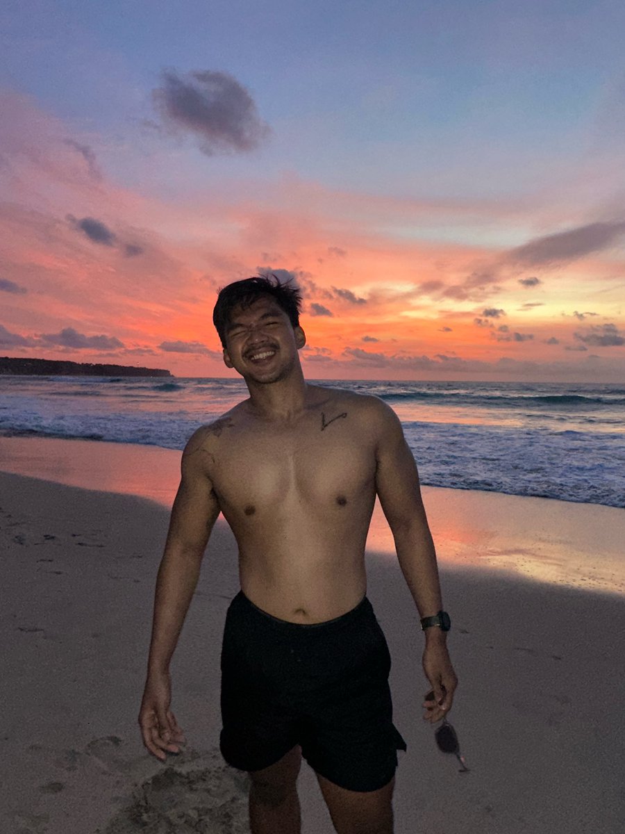 awfunaja's tweet photo. bad day in bali is better than a good day anywhere else 🏝️🌅 https://t.co/48RZEkhFzF