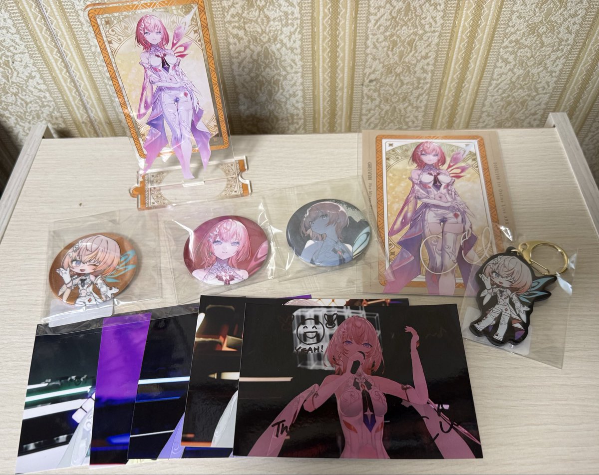 takotakopro's tweet image. GREY MYTH 推しセット届いたよ！

ランダムブロマイドは全部違う種類で1枚直筆でした！
大切にします！
YEAH✌️😄✌️
#Cil
#シルのみぞ知る