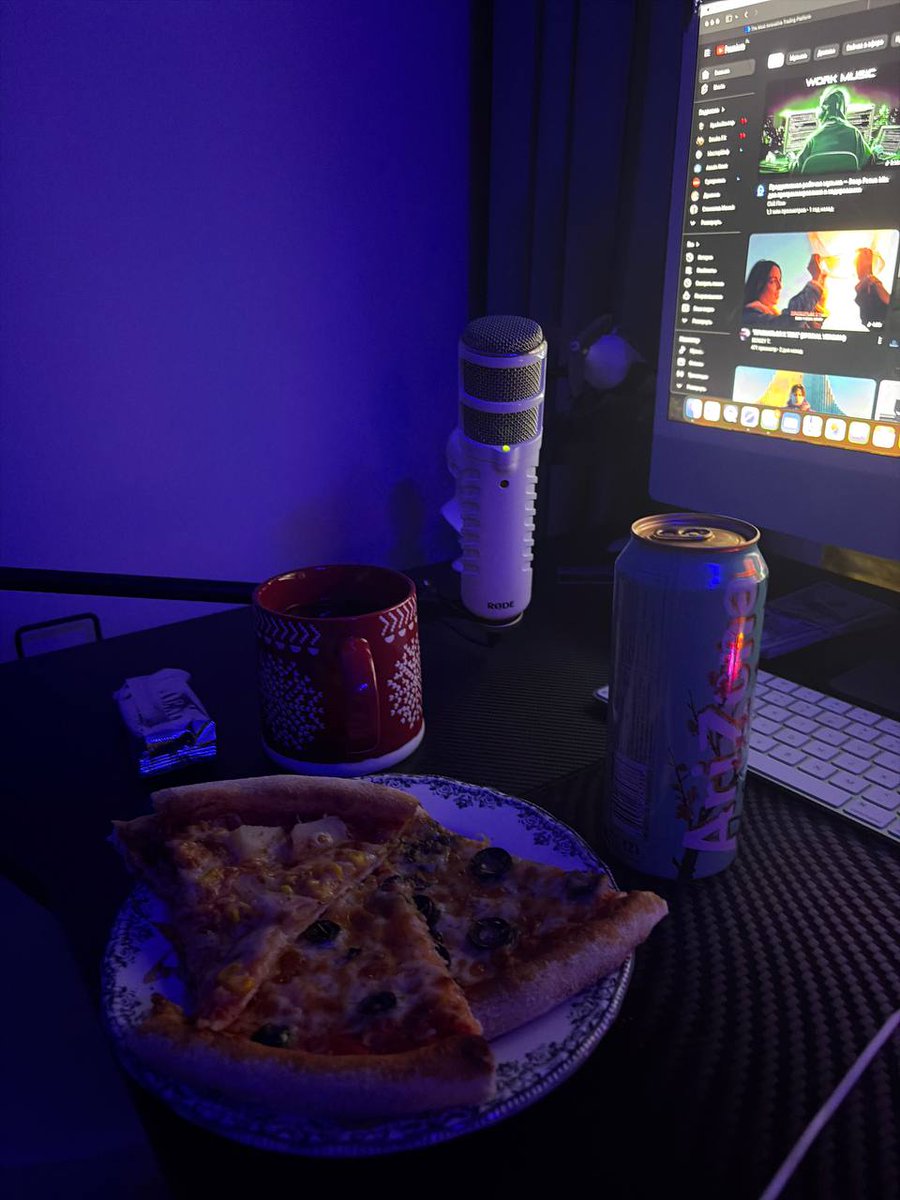 theKompy's tweet photo. Happy weekend, everyone!

Don’t forget to take some time off, guys

Otherwise, you’ll just burn out

Go out with friends, spend time with family, or watch a movie

And start the new week feeling refreshed

Have a great weekend, everyone! https://t.co/0a93Uq0rCk