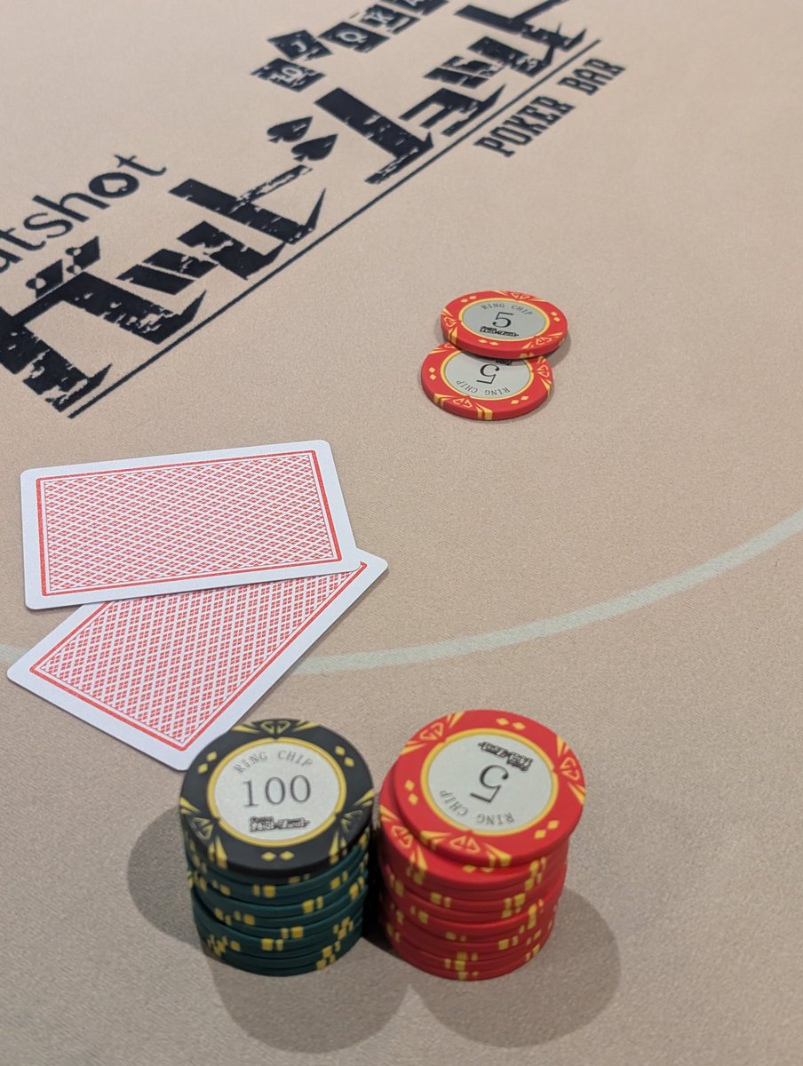 seed_poker's tweet photo. チップとカード触るのはやっぱ楽しいねー https://t.co/ivp4tAKUrP