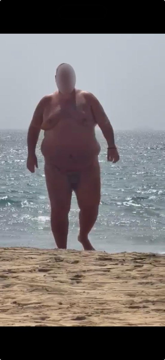 Dutchgiant200kg's tweet photo. 200kg Dutch Bear 🐻

Walking on the beach with my massive hanging gut swinging and hairy tits out…

Who wants to worship this heavy 200kg body in the sun? 😈

Full uncensored beach video on OnlyFans

Link in bio 🔥

#DutchBear #SuperChub #GiantBear #BellyWorship #GutWorship https://t.co/XhSozaV4FQ