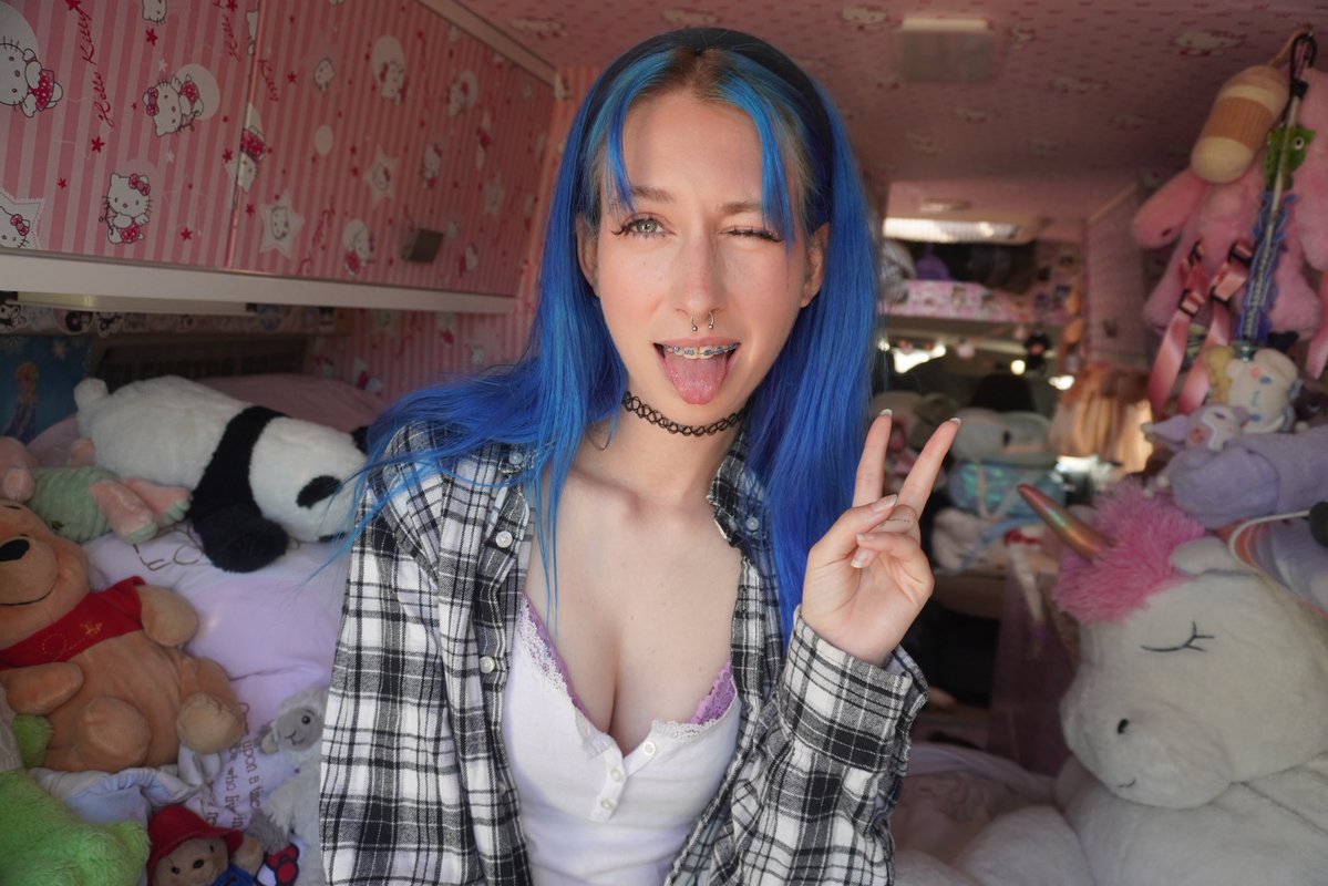 Riley Bluebell 🩵 tweet media