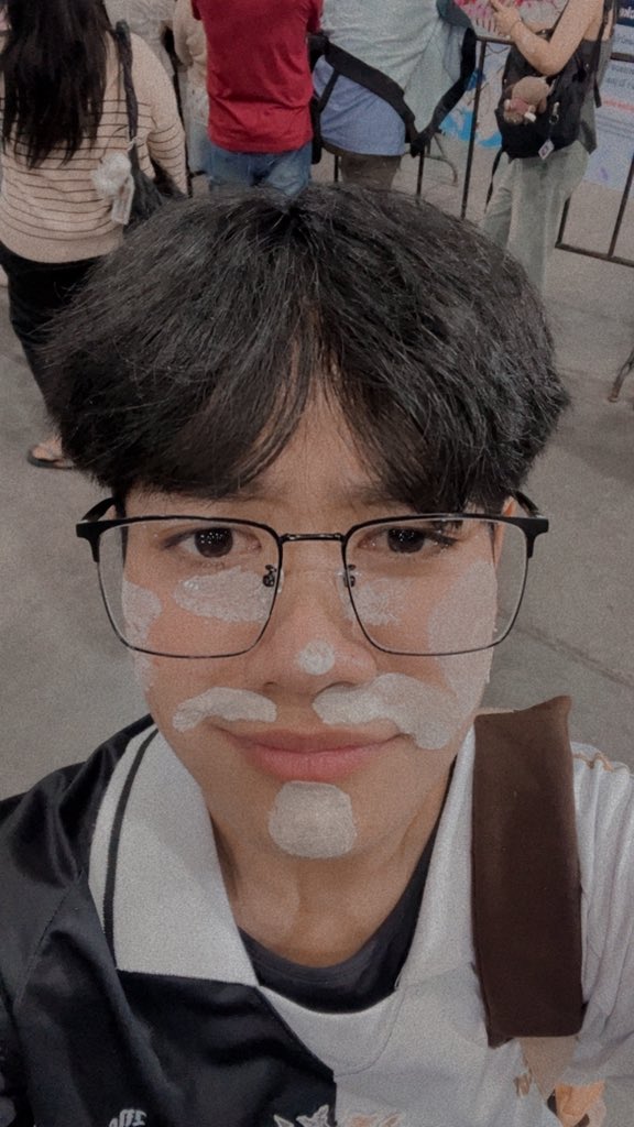 rei◡̈ tweet media