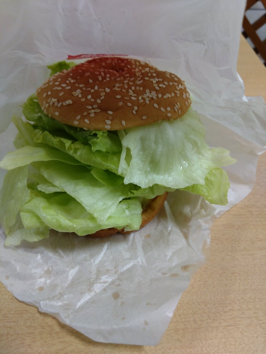 ほぼレタスバーガーを食べました。
一応中にエビが入っているのですが、エビの前にパンが無くなりました。