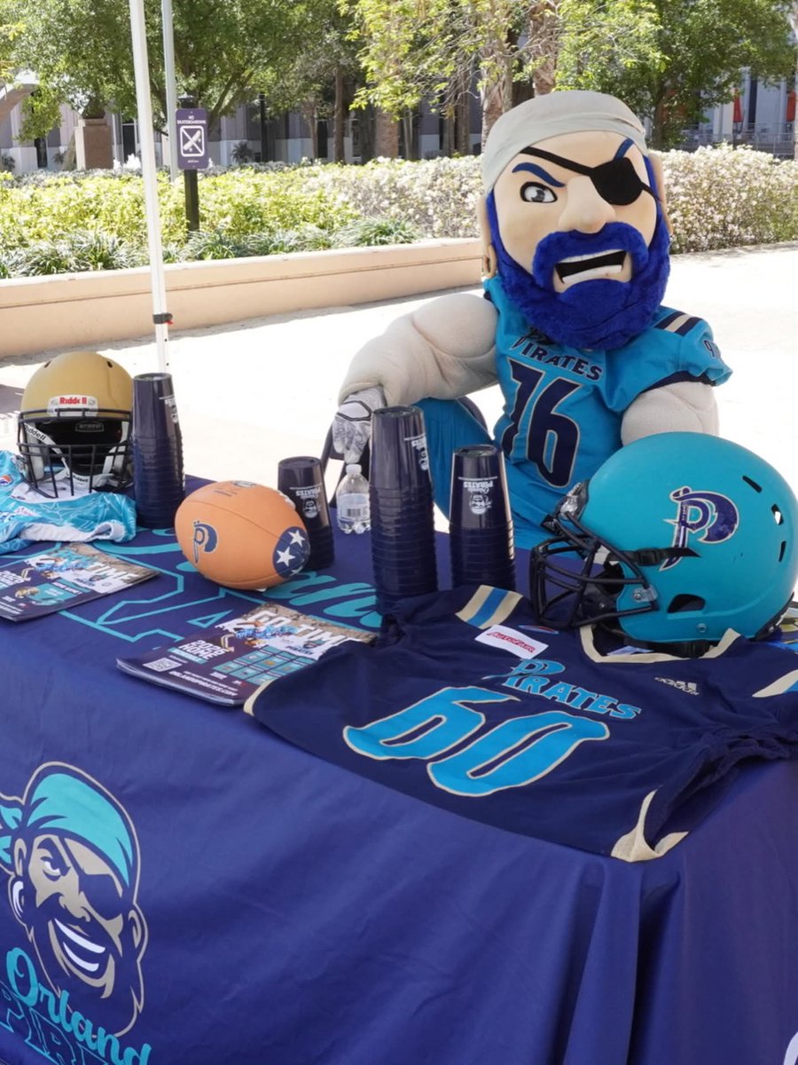 OrlPirates's tweet image. In the heart of downtown Orlando at City Hall, meeting the city and building something bigger than the game.

Orlando knows what’s coming. 🏴‍☠️

#orlandopirates #downtownorlando #communityfìrst #runthesouth