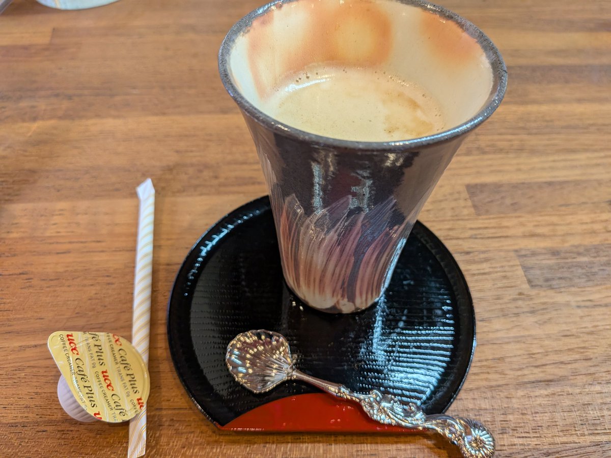 てことで、西尾のダイニング飯屋さん「かな笑〜る（かなえみーる）」さんにて、煮魚ランチの舌平目とざくろティートニックとホットコーヒー(⁠◡⁠ ⁠ω⁠ ⁠◡⁠)
のんびりと贅沢の限りを尽くしました(⁠◡⁠ ⁠ω⁠ ⁠◡⁠)