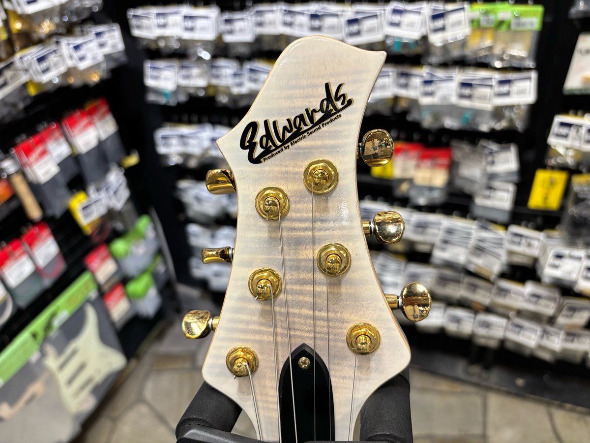bbsapporock's tweet image. #used【Edwards E-MYSTIQUE】

委託品として入荷🚚💨

小傷はあるものの、弾きやすさやサウンドには影響しない程度の美品です✨

ピックアップには、ESPカスタムラボのH-3を採用しており、ハイゲインタイプで、ローミッドが豊かなハムバッカーです‼️

是非店頭にてご覧下さい♪

#BIGBOSS札幌
