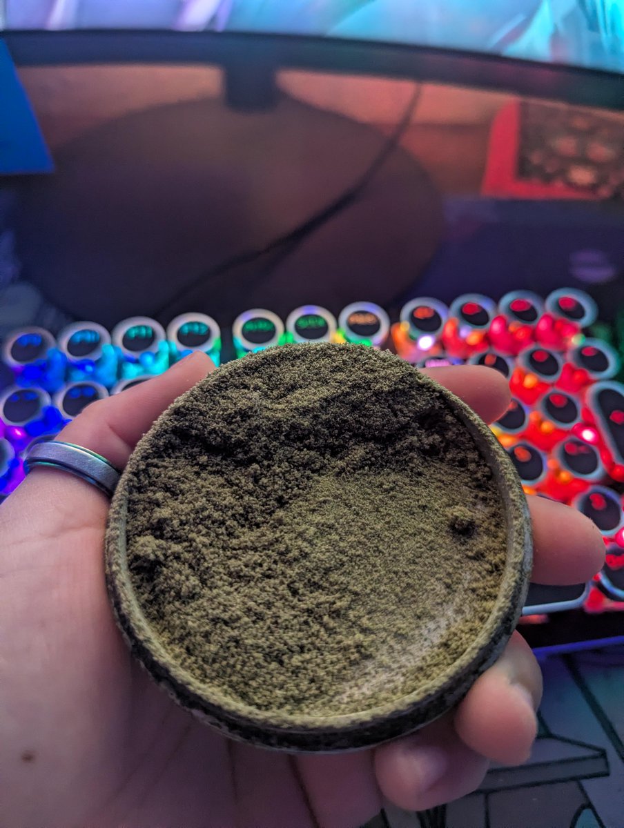 WriteWeed tweet media