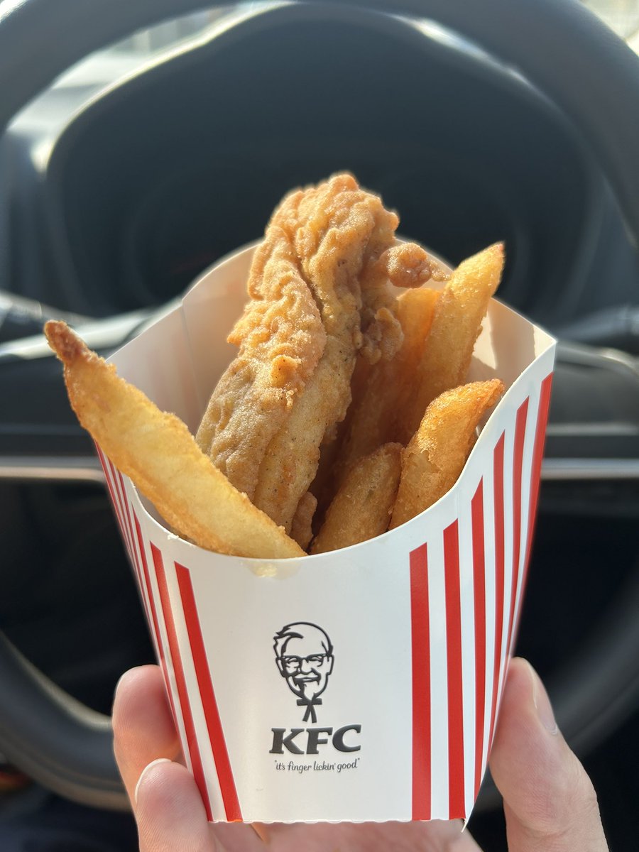 やまん tweet media