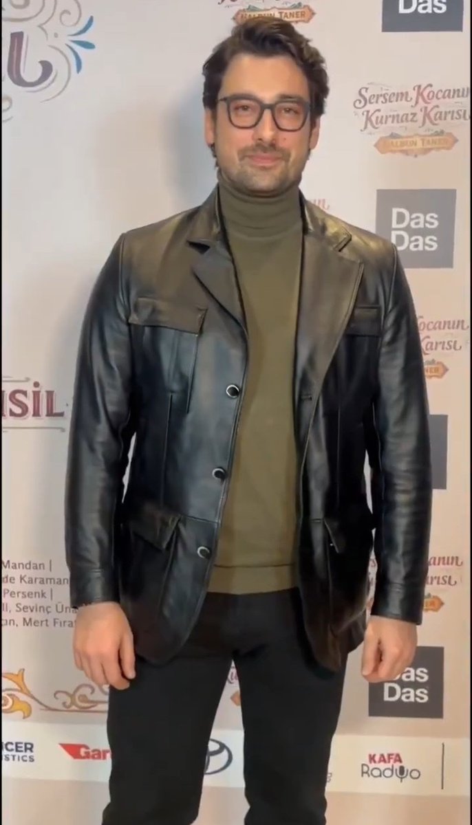 Seyirci olmak sana göre değil, bu karizma yakında başrolü kapar 😎🎭