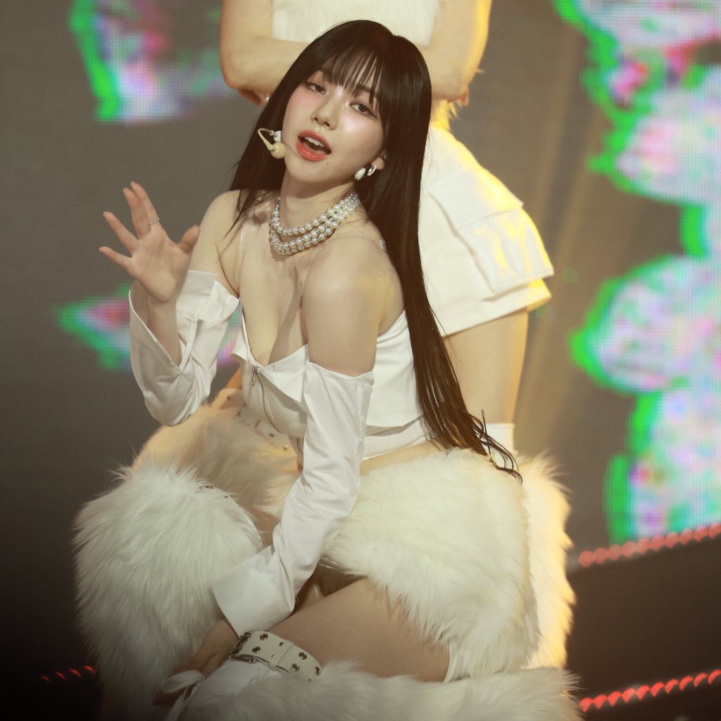 rina tweet media