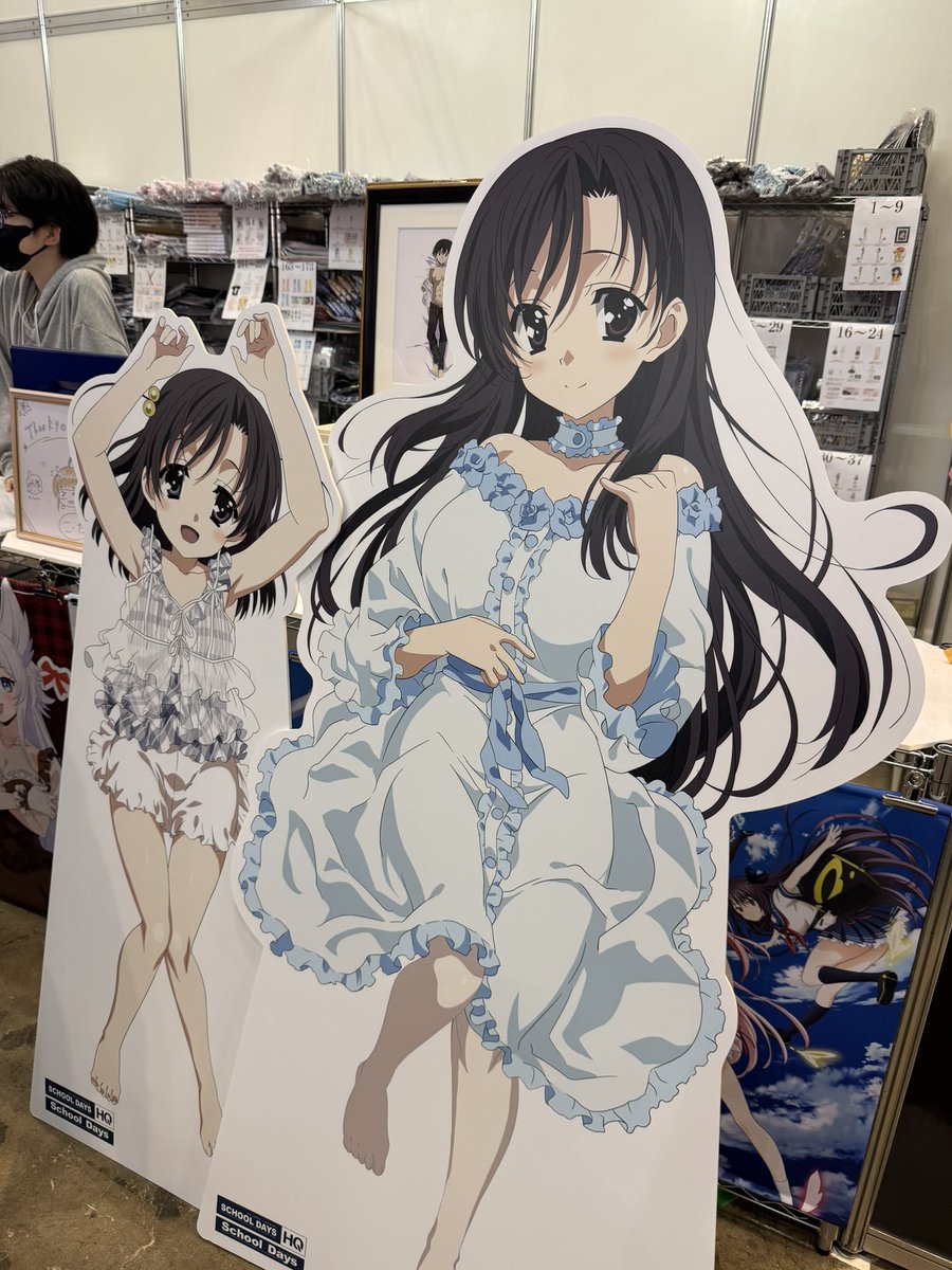 Overflow_staff's tweet image. AnimeJapan2026のキズナリンク様ブースにてスクールデイズの描き下ろし抱き枕など多数販売されてますよ！誠くんもいます！AnimeJapanにお越しの方はぜひお立ち寄りください