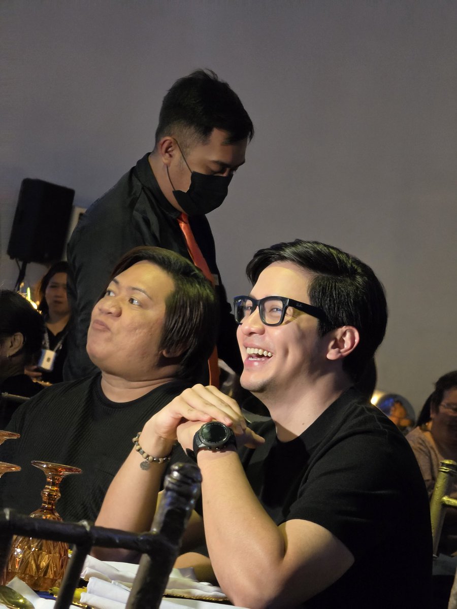 imRose1007's tweet photo. Yung may kapit-table ka na ganito ka gwapo!!!
#ALDENxATeamKickoff
ATeamUnleashed AllforALDEN https://t.co/S2RoFL3hwm