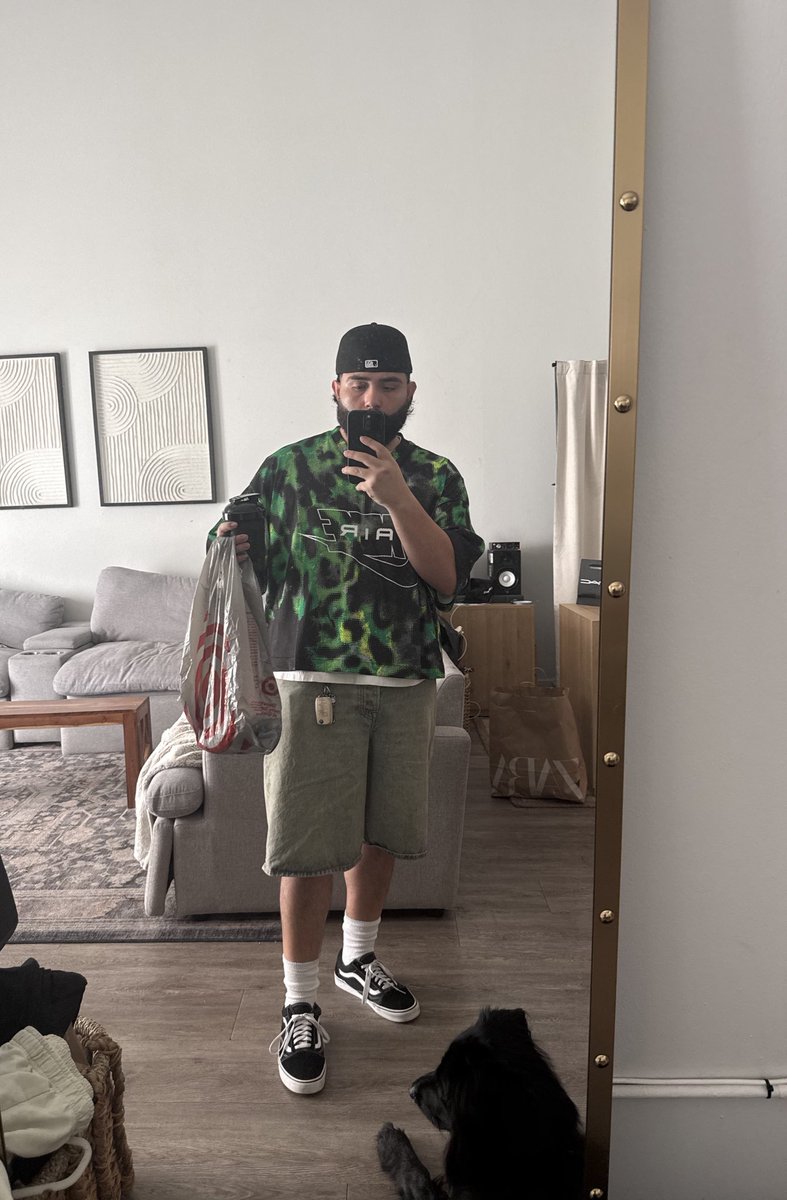 AceKnows_'s tweet photo. Pick a song https://t.co/EsIL9L3v3i