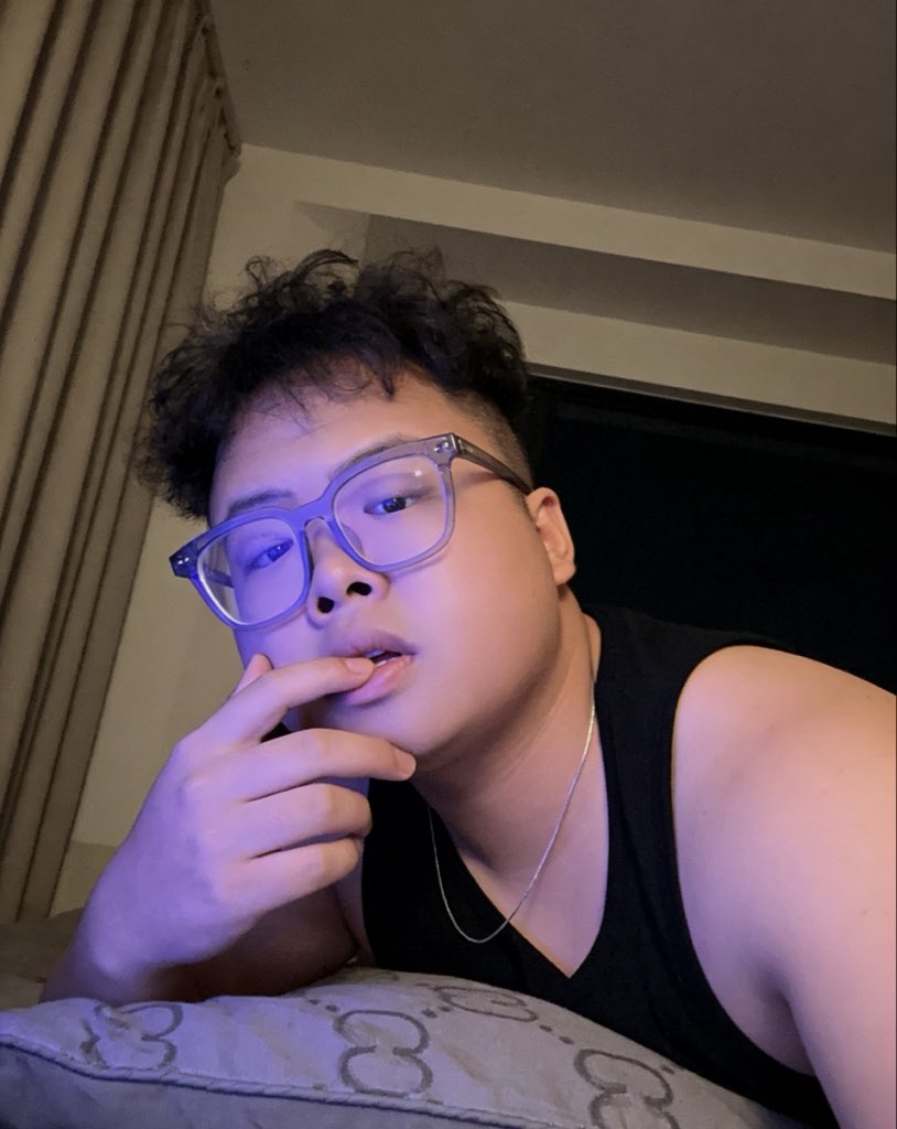及时行乐 tweet media