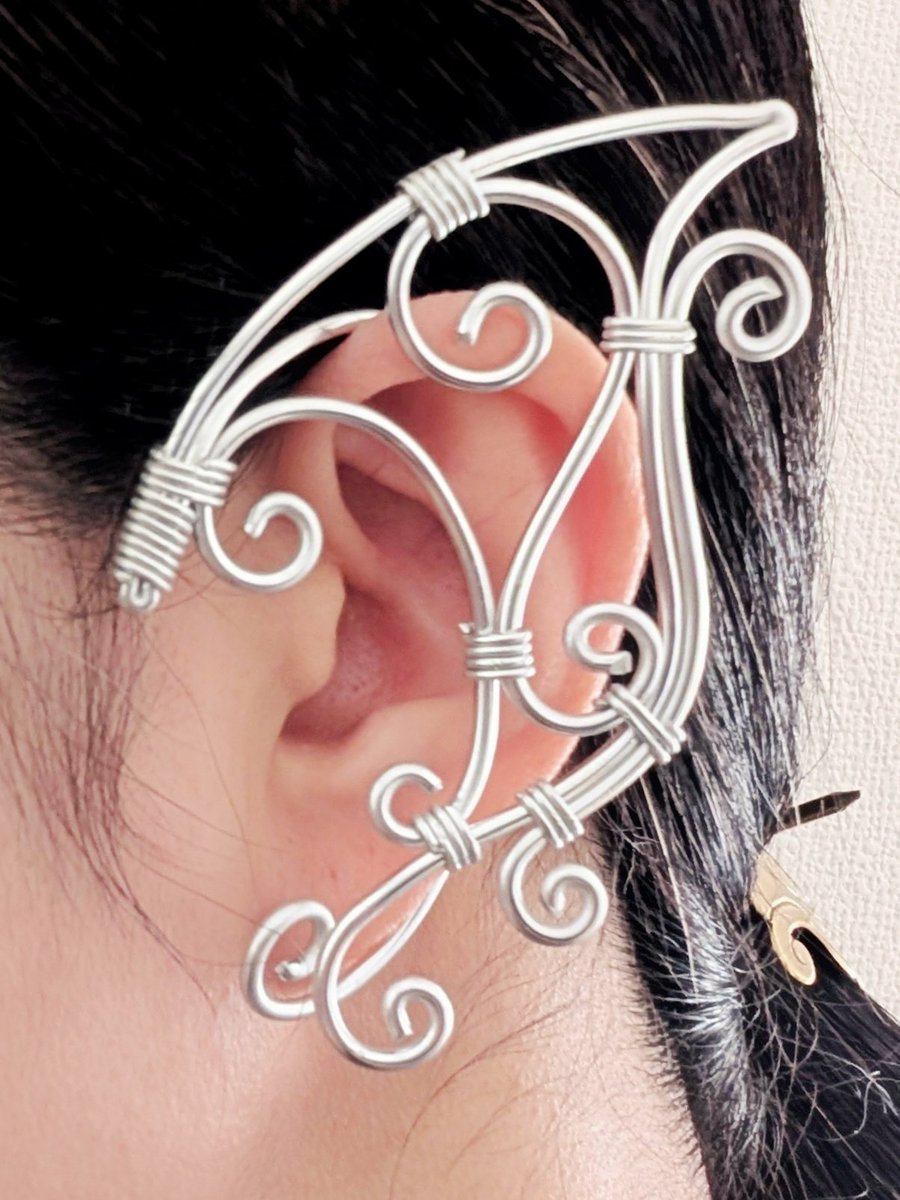 ともこな tweet media