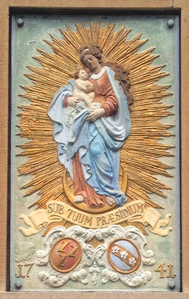 The9MayorArts's tweet image. Mary, maternal intercessor rooted in Scripture and Tradition and always united to Christ, the one mediator.
Her prayer accompanies believers.
"Her motherhood in the order of grace continues"
📖(CCC 969)
#Lent #Rosary #ToJesusThroughMary
