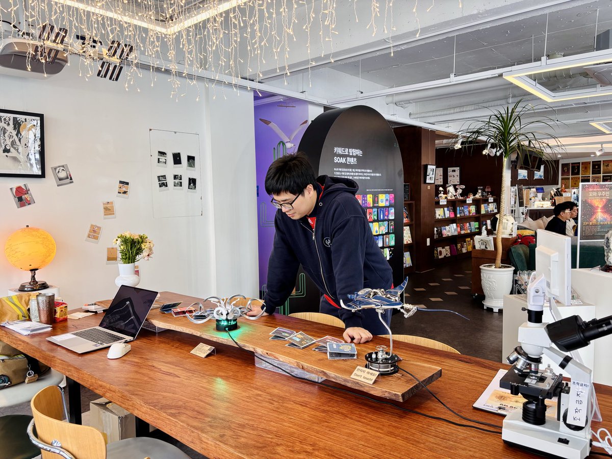 Hương Lê | Christine tweet media