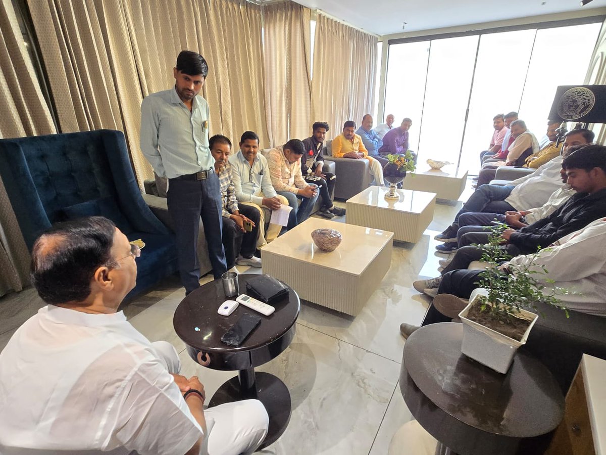 ASHOK KUMAR AGARWAL MLC(मोदी का परिवार) tweet media