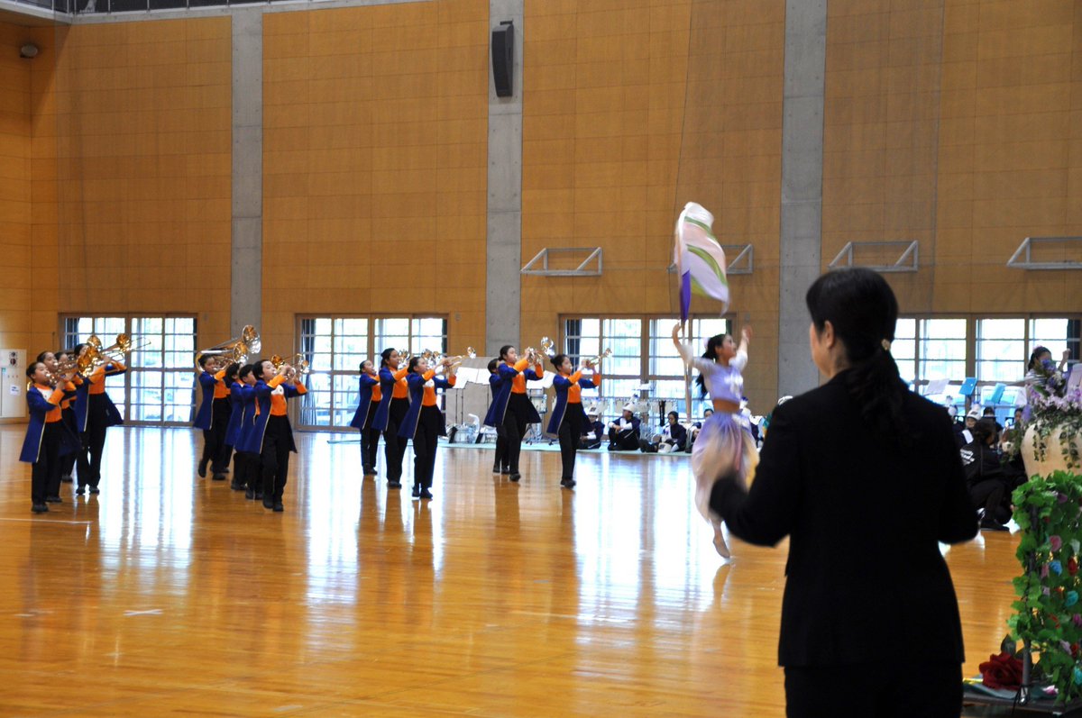 今日も元気にマーチング🎶
3/20（祝・金）Bluujua 5thコンサートにて、ゲスト出演させて頂きました⭐
Bluujuaの皆さま、5周年おめでとうございます。
また、この度は素敵なコンサートにご招待頂きありがとうございました🎺🥁

South Windsではまだまだ団員募集中！春から新しい事を始めてみませんか？