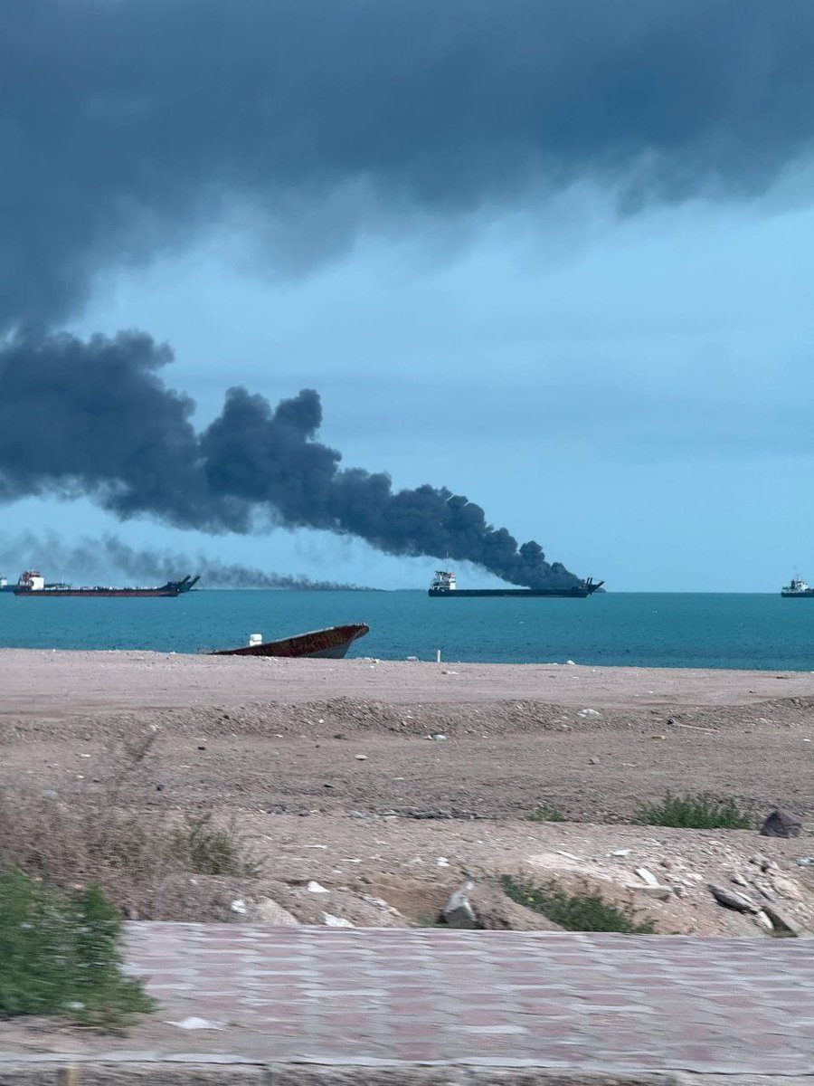 argennoti's tweet photo. 🚨⚡ URGENTE: IMPACTO GLOBAL Golpe demoledor al poder naval de EE.UU.

Misiles supersónicos iraníes habrían hundido al USS Robert E. Perry en un ataque relámpago que sacude al mundo. En apenas minutos, una operación de enorme escala dejó fuera de combate a una pieza clave de la flota estadounidense, encendiendo alarmas en todos los frentes. El episodio no solo marca una escalada sin precedentes, sino que pone en jaque el equilibrio militar global.