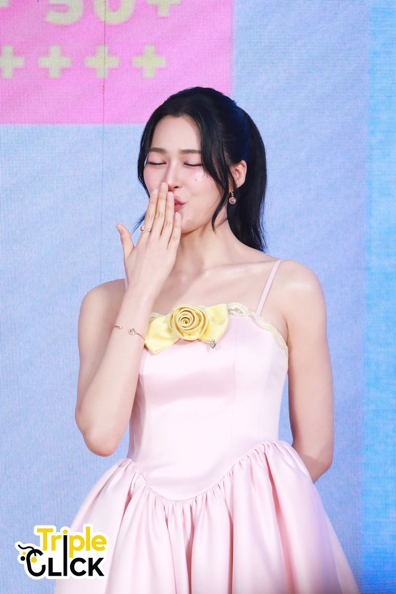 TripleClick tweet media