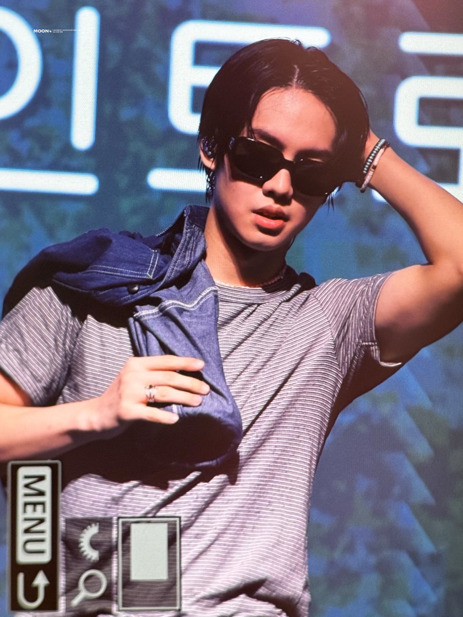 𝙈𝙊𝙊𝙉 tweet media