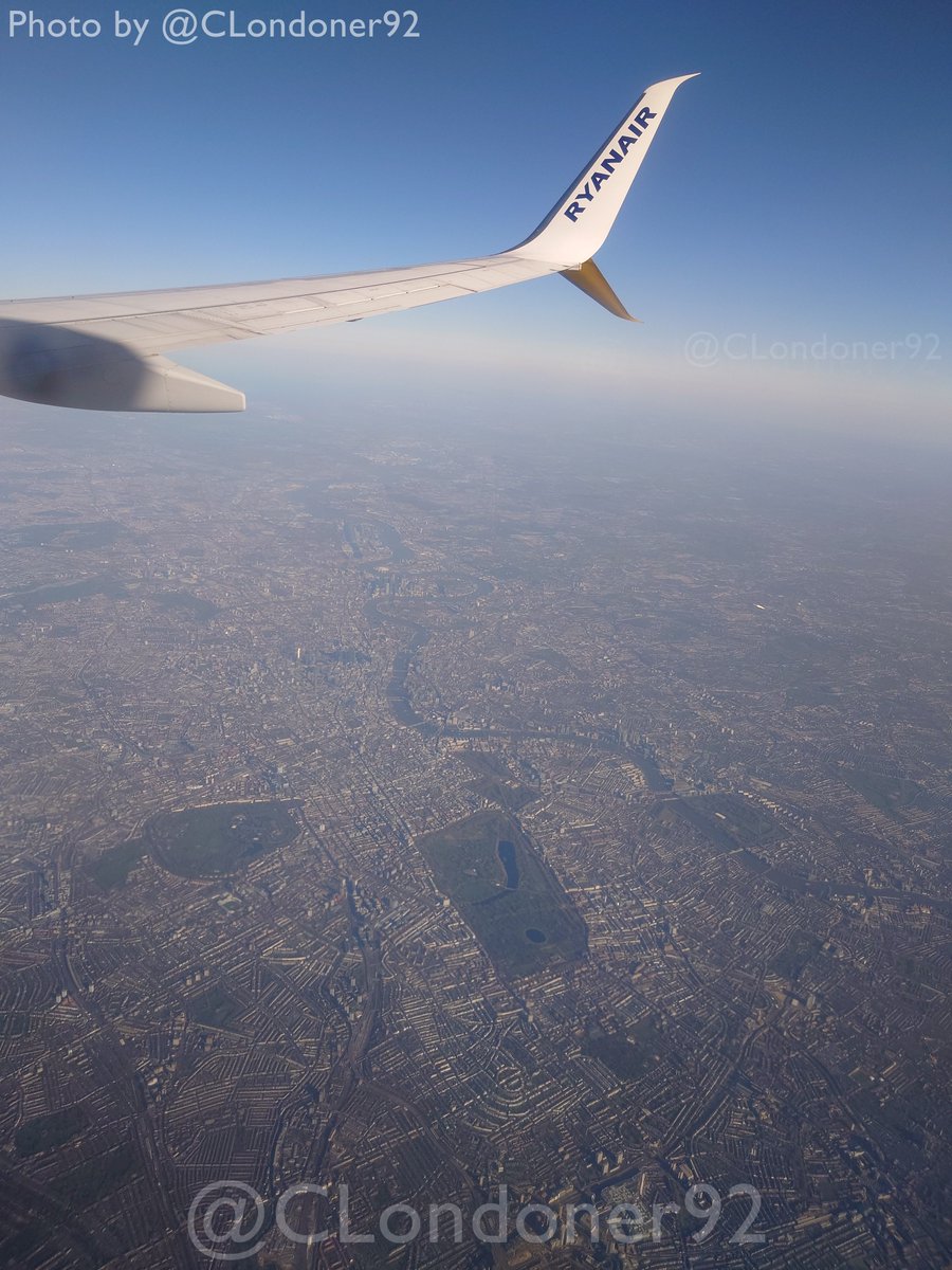 CLondoner92's tweet photo. An epic view of London from the @Ryanair flight to @STN_Airport. ✈️🏙️🤩

Which landmarks can you spot? 🔍 https://t.co/4cmXp1wjaN