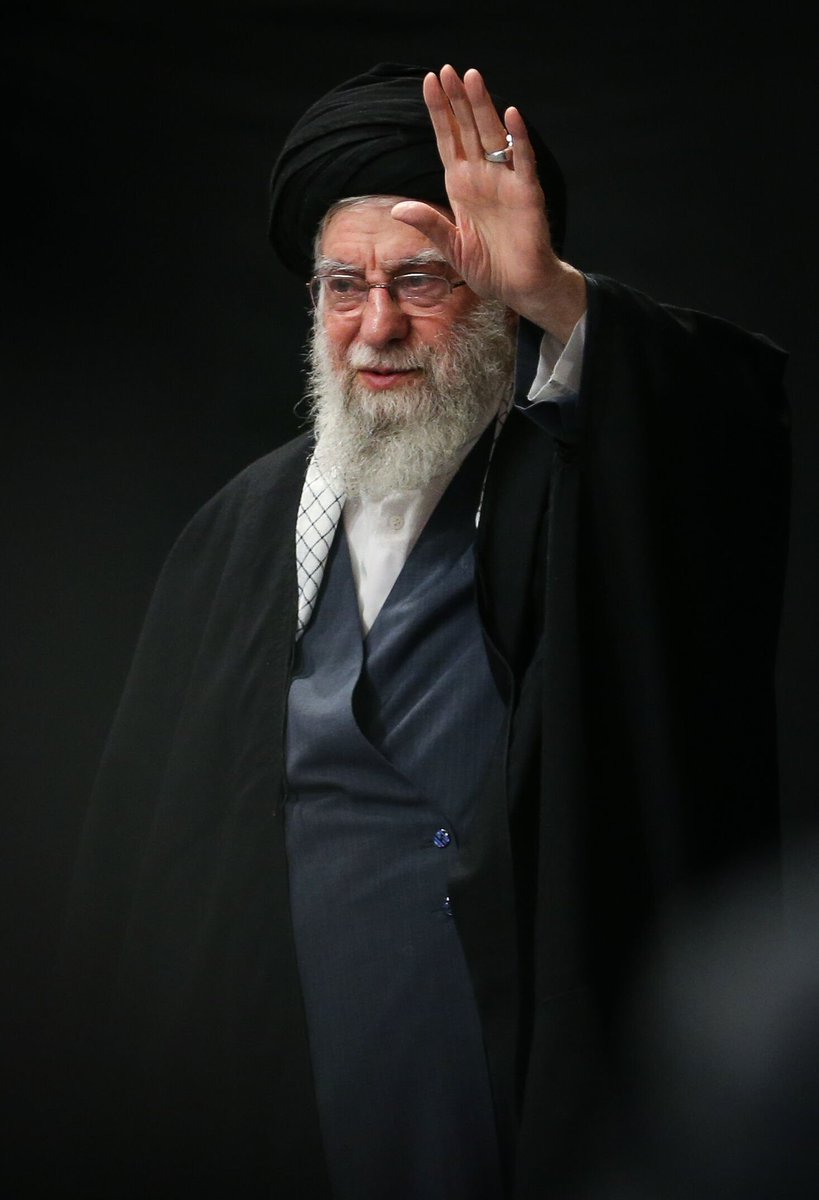 دلم گرفته برايت، زبان ساده عشق است 
سليس و ساده بگويم، دلم گرفته برايت 
#جان_فدای_ایران
#تا_پای_جان_برای_ایران