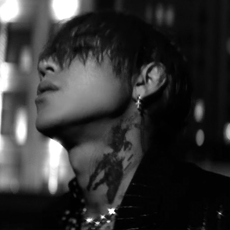 ℝ𝔼𝕍𝔸ℕ tweet media