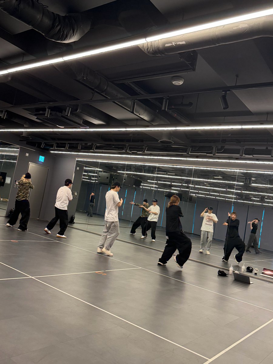 🍒🍑 ClaiR ⚆ɞ⚆ @clairmerence tweet media