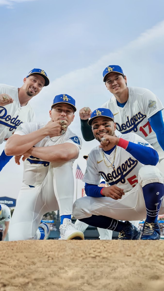 yu_1_linda99's tweet photo. 💍👊( ˘︶˘ )

via kikehndez/IG https://t.co/KW0PaGOTni