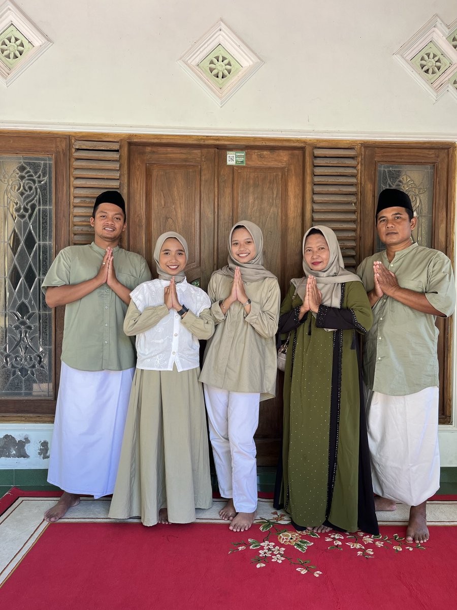 amaliaalfnt's tweet photo. Lebaran 2026 - 1447 H https://t.co/RiXshrmOmH