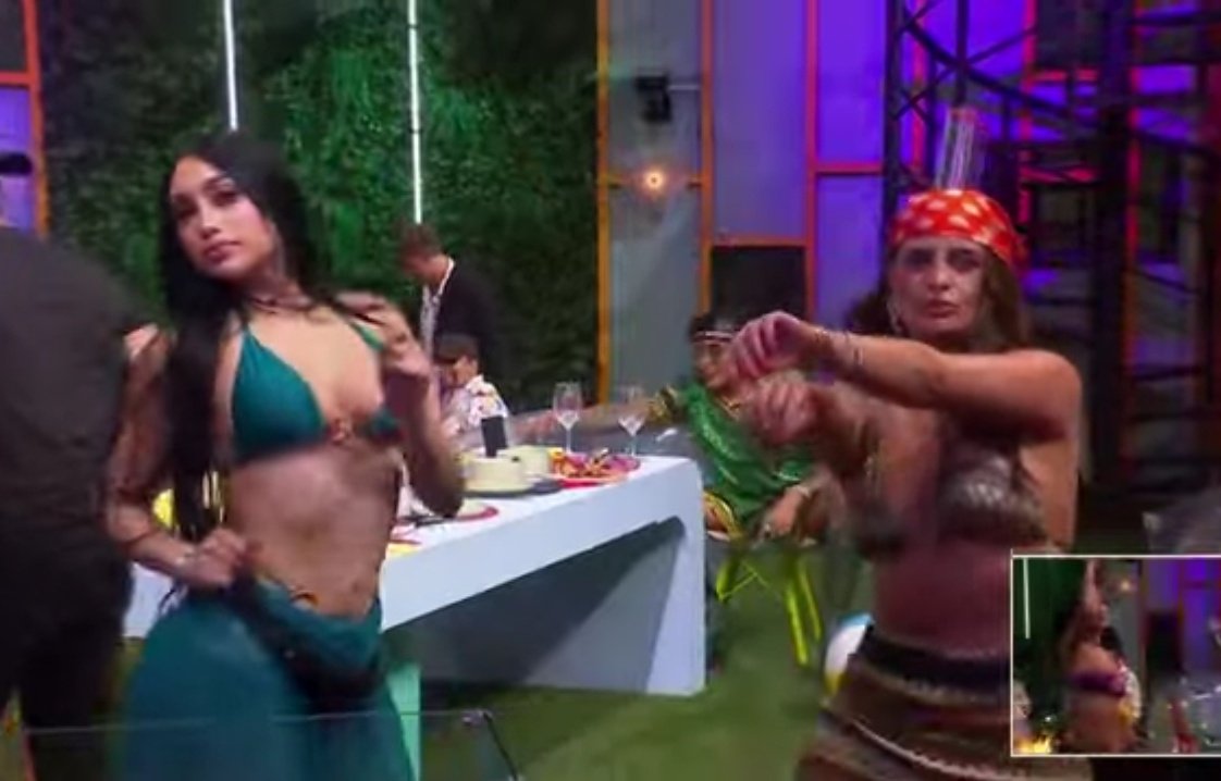 MiosotisBonilla's tweet photo. Me encanta #Juia y #Jaylin han bailado hasta los anuncios 😂🤣😅 https://t.co/P9HpvJPopi