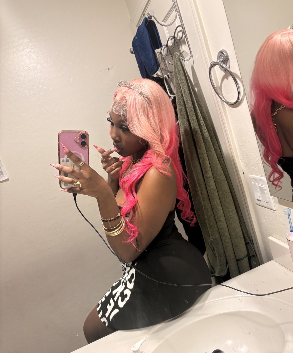 theyAdorree.K tweet media