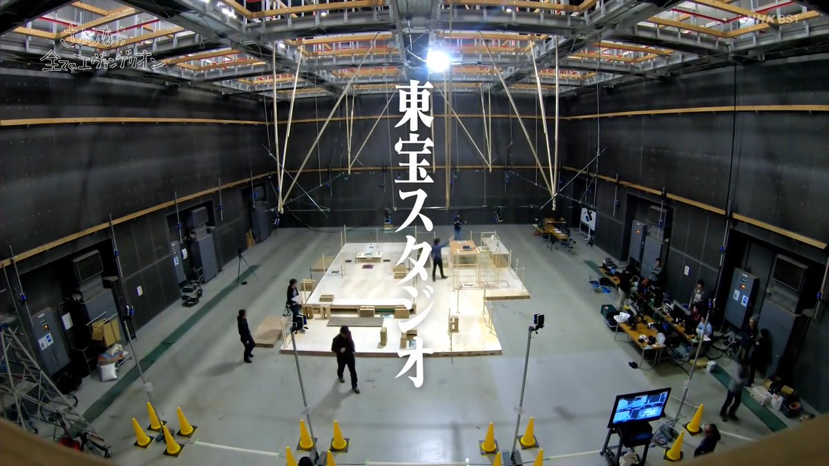 ArqaApocrypha's tweet photo. NGE here is acting as the analogy for the "other possible world" that was in EoTV, except we're also adding on some meta about a Creator, where Rei kind of acts as an Anno surrogate who can interact with Shinji. If you've seen the NHK special, this aspect should be a bit obvious. https://t.co/4tsPkisP33