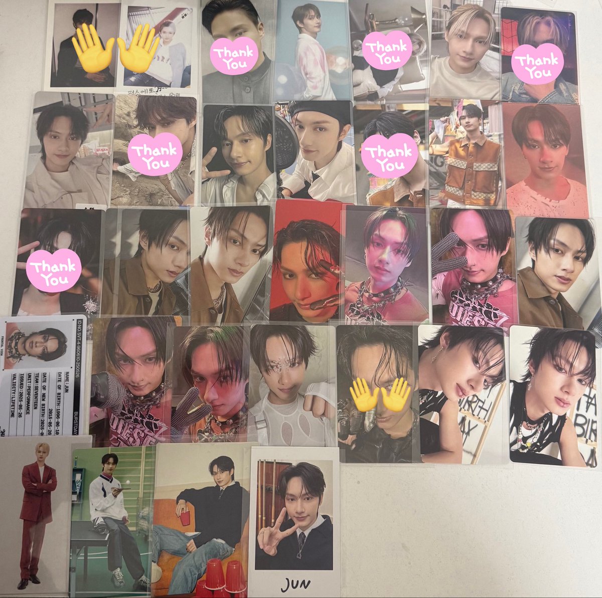 せりな tweet media