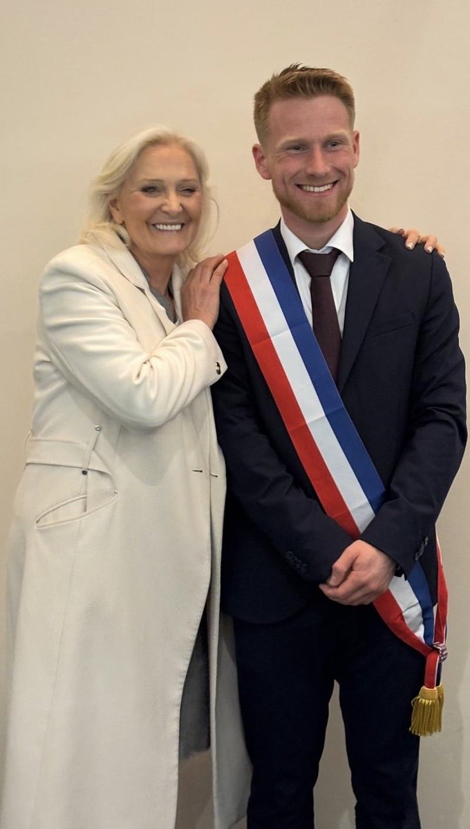 Marie Caroline Le Pen tweet media