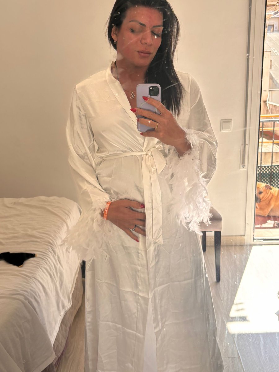 Renata Molina tweet media