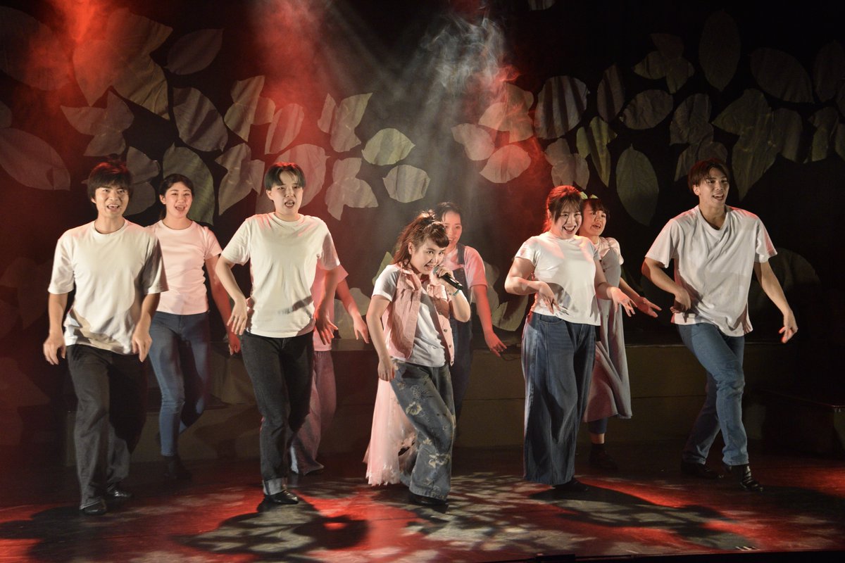 itsfollies's tweet photo. 🐞開幕しました！🦋
イッツフォーリーズ新人公演
ミュージカル「ファーブル昆虫記」浅草九劇 
3月28日（土）18時
29日（日）12時／16時
🐜上演時間 1時間20分 休憩なし
🐝当日券 各回若干枚 開演の30分前〜販売
🦗ご来場前に公演サイトのinformationをご一読ください
https://t.co/xtCB1aaBDE https://t.co/goeSmtM1wk