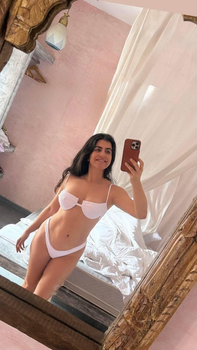 Hot World tweet media