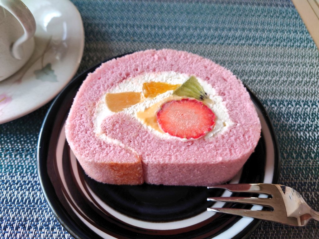 地方発送不可能の三吉ロール、密輸出完了🤣🤣🤣

#三吉ロール