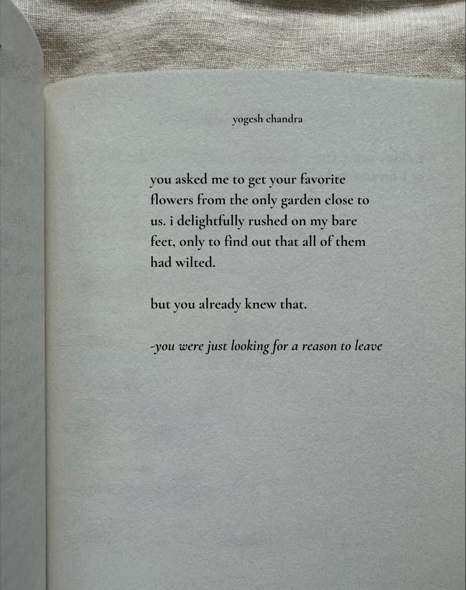 YogeshC290's tweet photo. Piece from my 2022 poetry collection, ‘The Words I Could Never Say.’ 🥀❤️

#poet #poetry #Fiji #poetrystatus #bookrecommendation #shayari #bookstagram #books #fyp https://t.co/pJ5owtoKlm