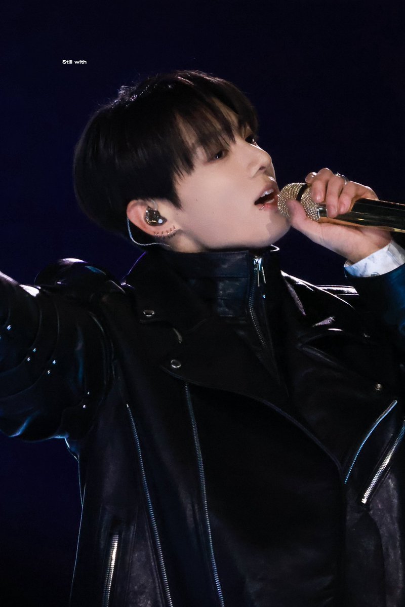 Still with tweet media