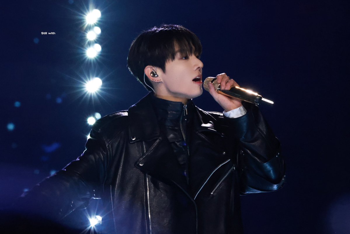 Still with tweet media