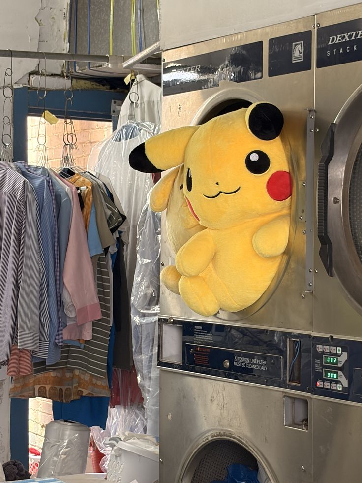 poké loona thinker tweet media