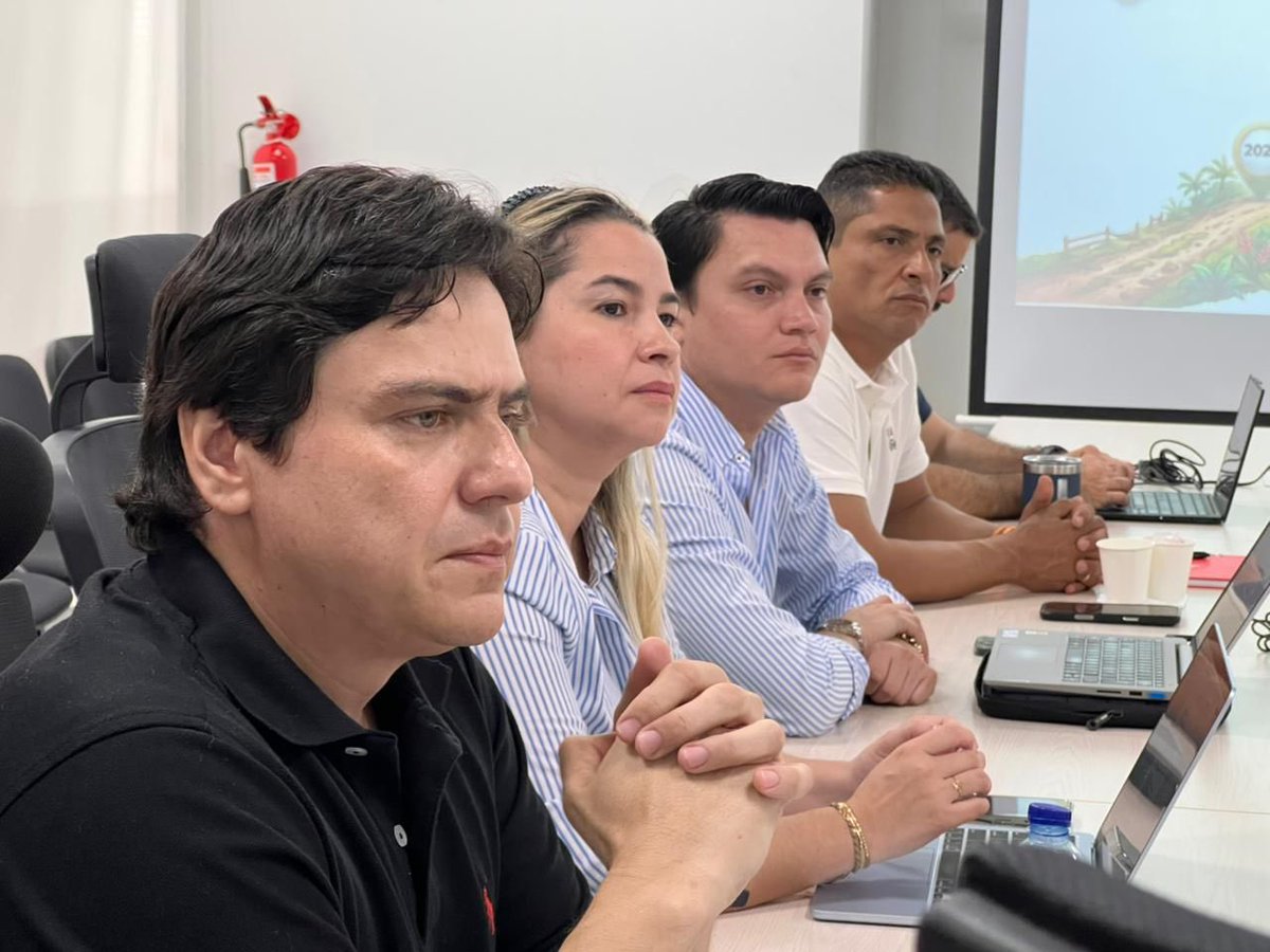 Nelson Rivera Pernett GerenteRuralMontería tweet media