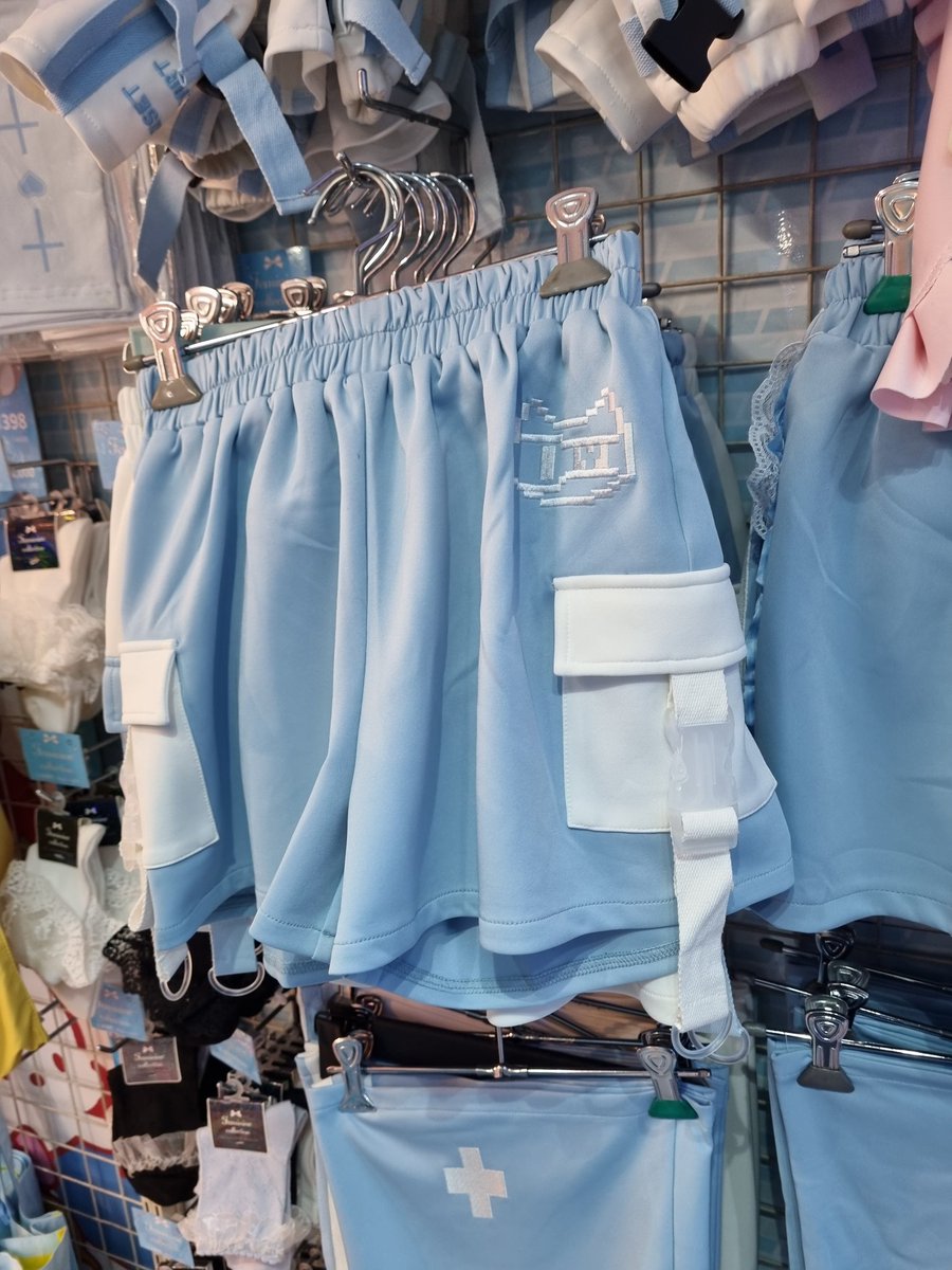 LittleFemPuppy tweet media